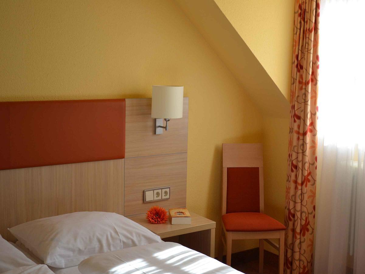 Hotel-Gasthof Rotes Ross Markt Einersheim Εξωτερικό φωτογραφία