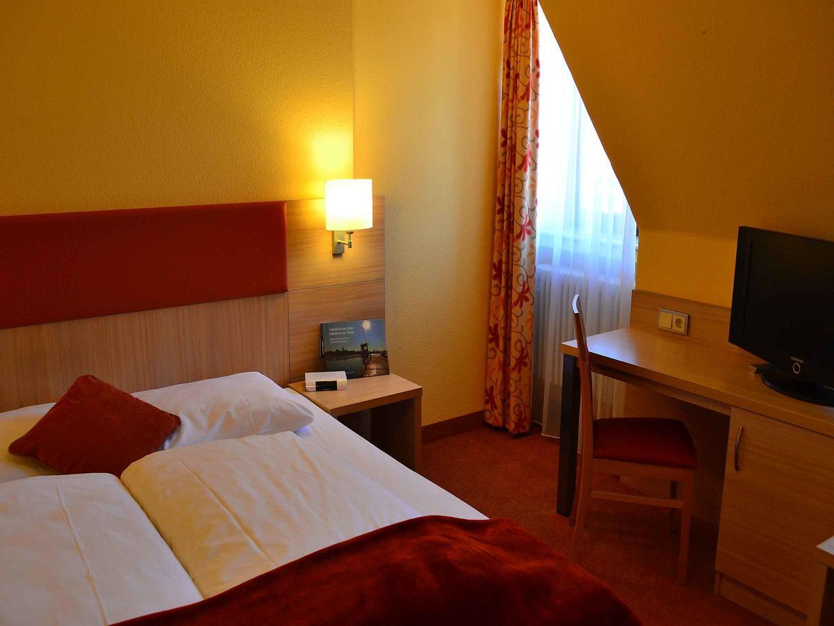 Hotel-Gasthof Rotes Ross Markt Einersheim Εξωτερικό φωτογραφία