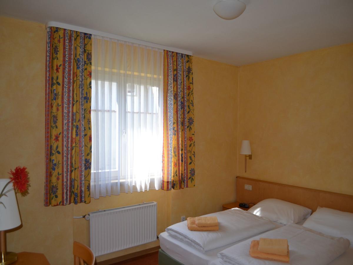 Hotel-Gasthof Rotes Ross Markt Einersheim Εξωτερικό φωτογραφία
